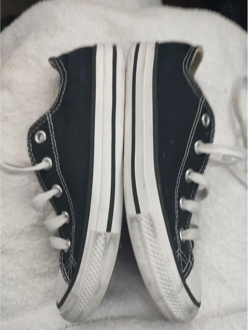 Converse Chuck Taylor All Star Black Low Top Sneakers Y1